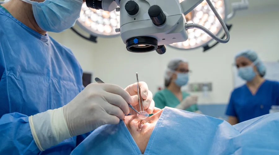 Anel intracorneano — tratamento de ceratocone no Visare Hospital de Olhos